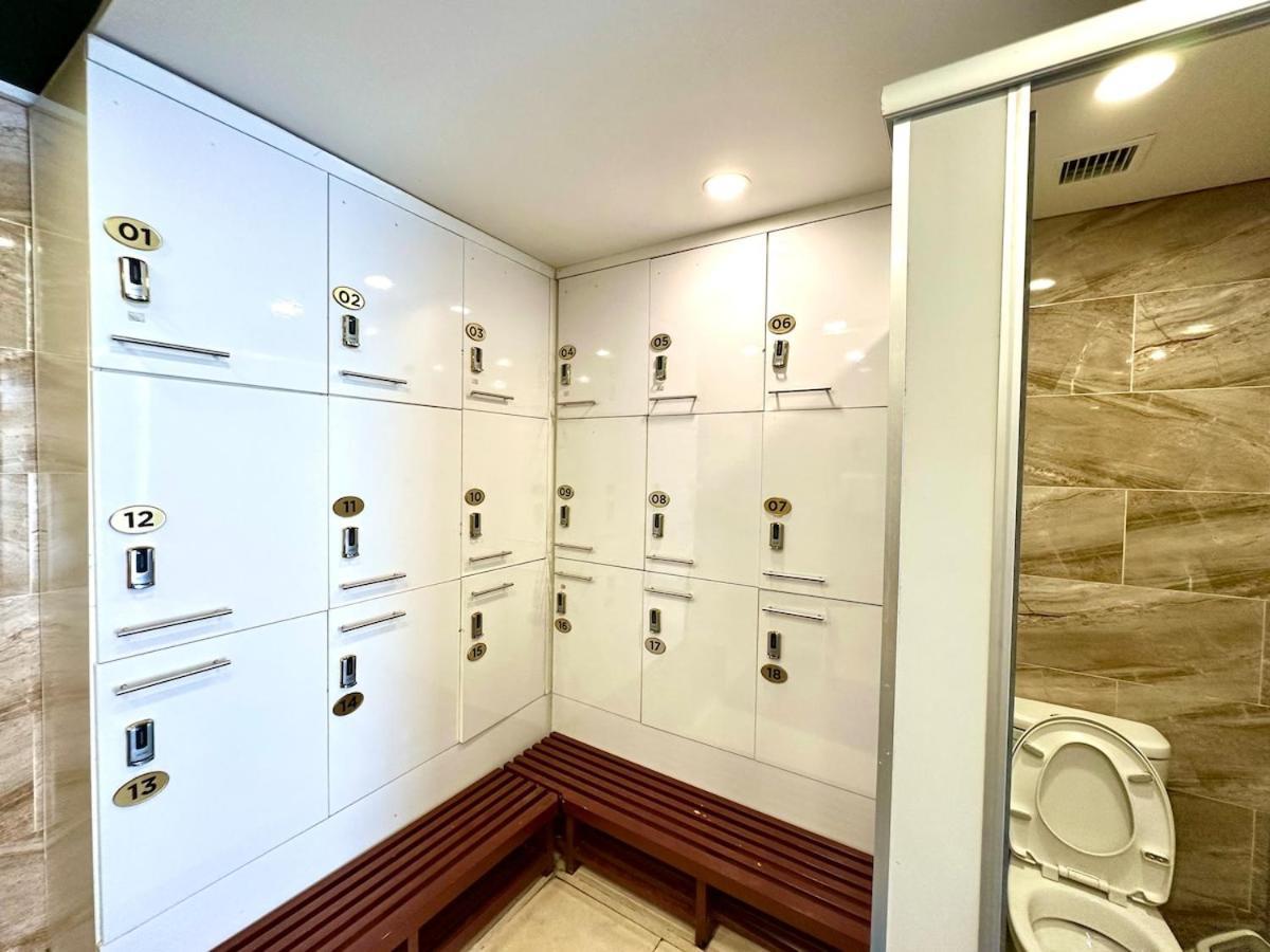 Căn hộ Beautiful Two Bedroom Close To National Convention Center