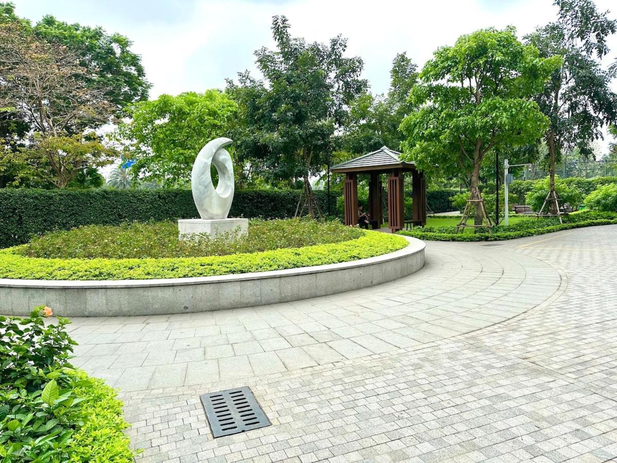 Căn hộ Beautiful Two Bedroom Close To National Convention Center Hà Nội